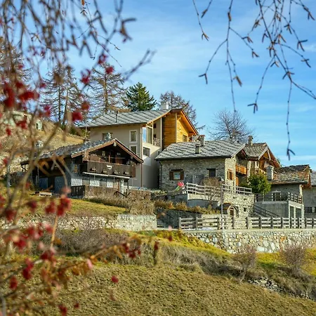 Historic At 1600m With Mountains Views